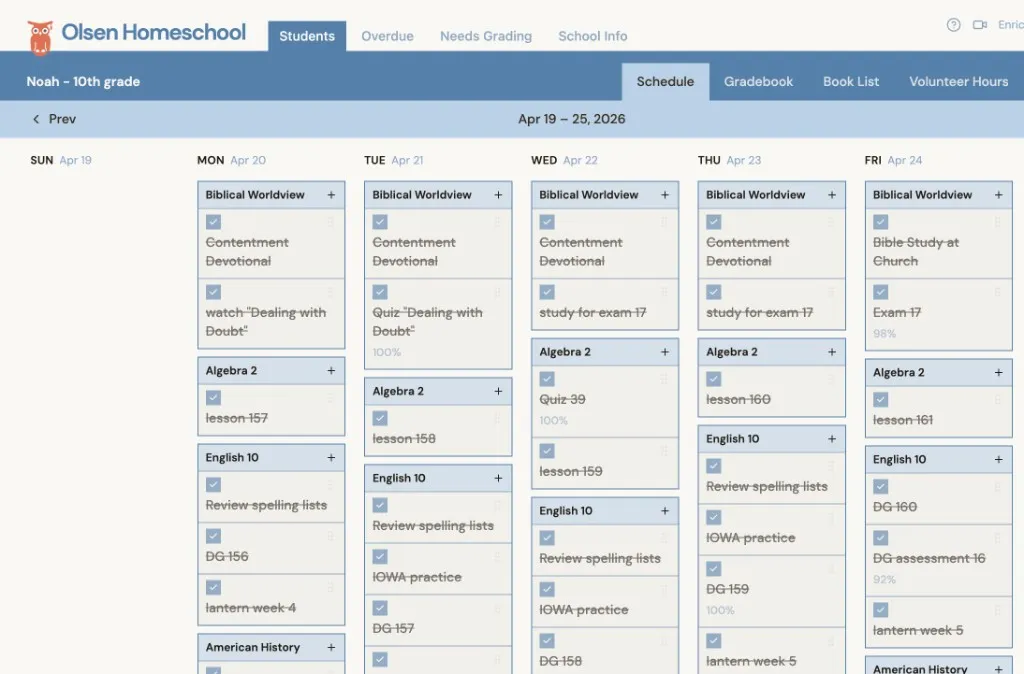 Weekly schedule view showing courses and tasks across the week